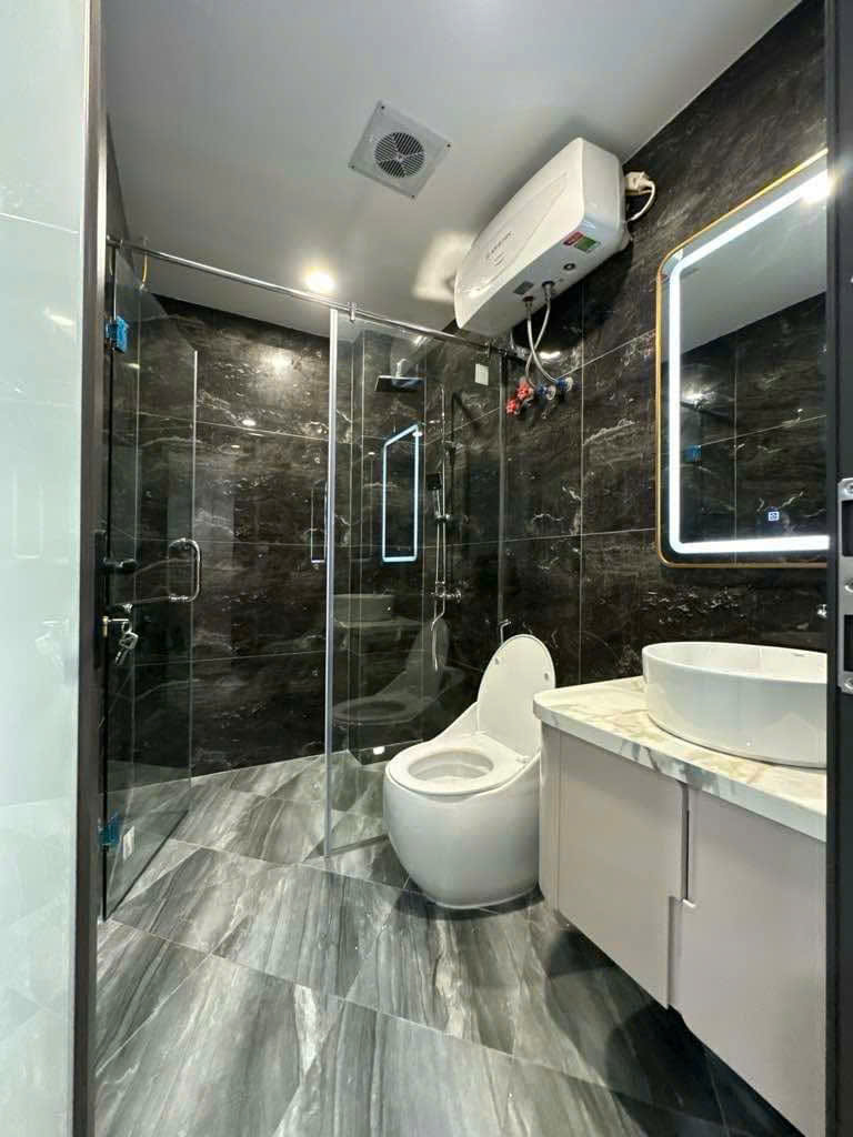 Hiếm Phạm Ngũ Lão 6 tầng thang máy, mặt tiền rộng, kinh doanh đỉnh hơn 30 tỷ 16010957