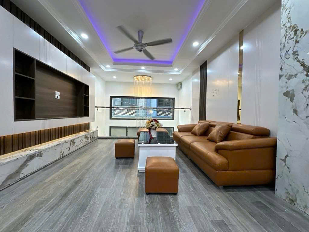 Hiếm Phạm Ngũ Lão 6 tầng thang máy, mặt tiền rộng, kinh doanh đỉnh hơn 30 tỷ 16010957