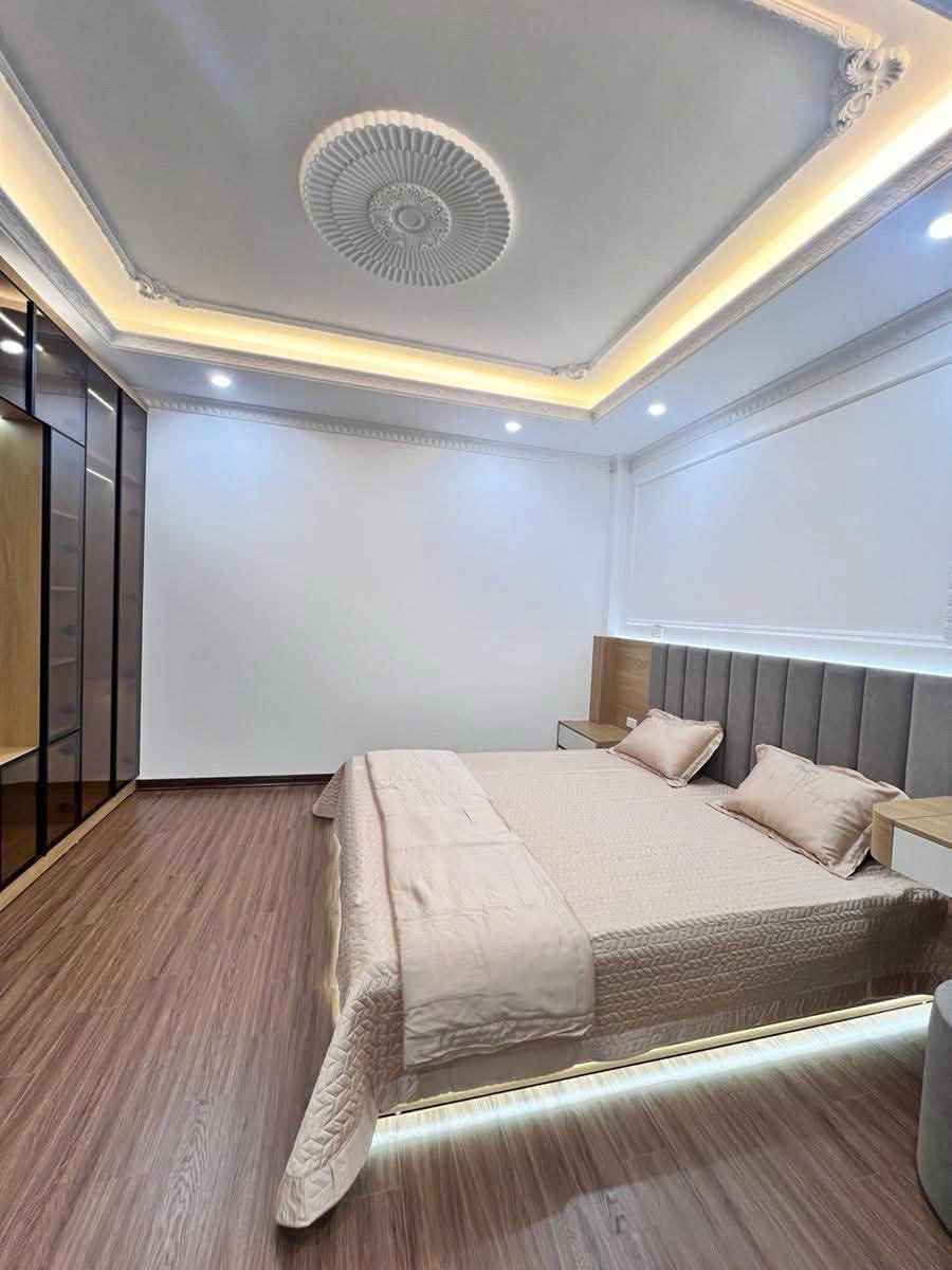 Phân lô Trần Quốc Hoàn 40m2*7T, MT4m, thang máy, ô tô tránh kinh doanh, nhà mới, 17.5 tỷ 16010964