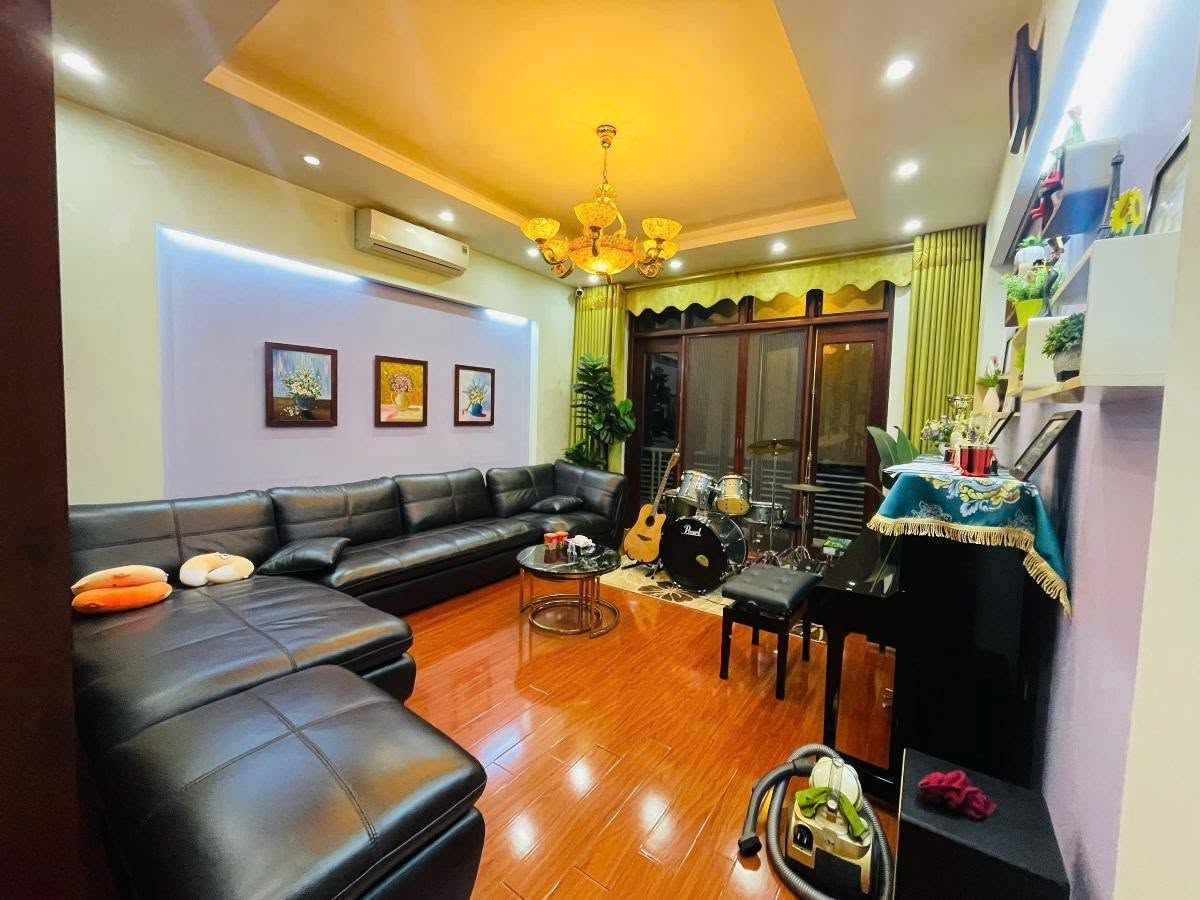 Bán nhà Lê Đại Hành, 65m2, 5 tầng thang máy, mặt tiền 10m, nhỉnh 24 tỉ, dòng tiền 70tr/tháng 16010997