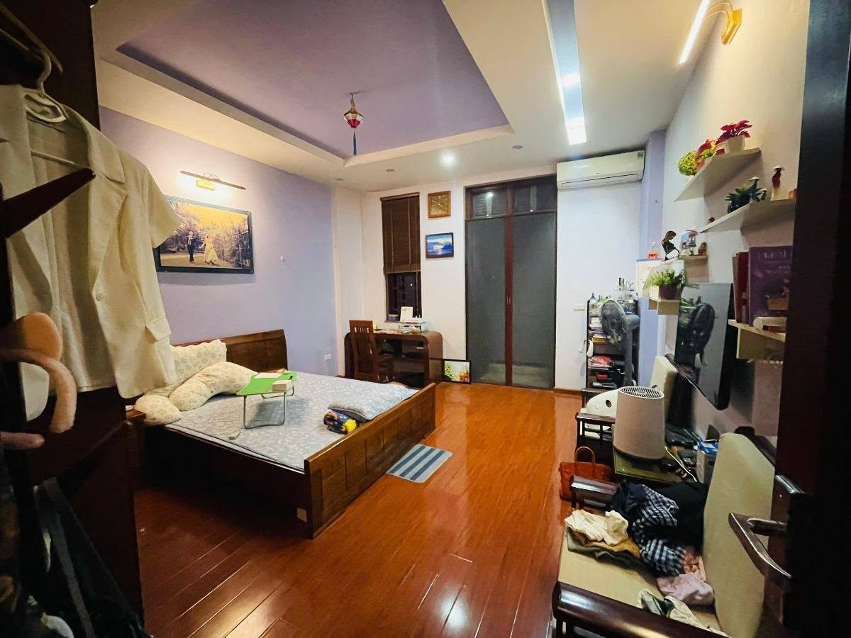 Bán nhà Lê Đại Hành, 65m2, 5 tầng thang máy, mặt tiền 10m, nhỉnh 24 tỉ, dòng tiền 70tr/tháng 16010997