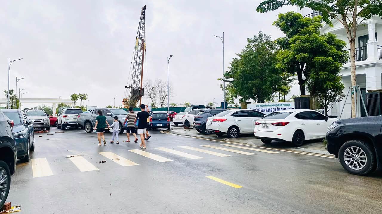 MUA NHÀ ĐỪNG ĐỂ NHÀ LŨ. SHOPHOUSE PHÚ XUÂN CITY, CỐT NỀN CAO RÁO, KHÔNG NGẬP LỤT. 16011006