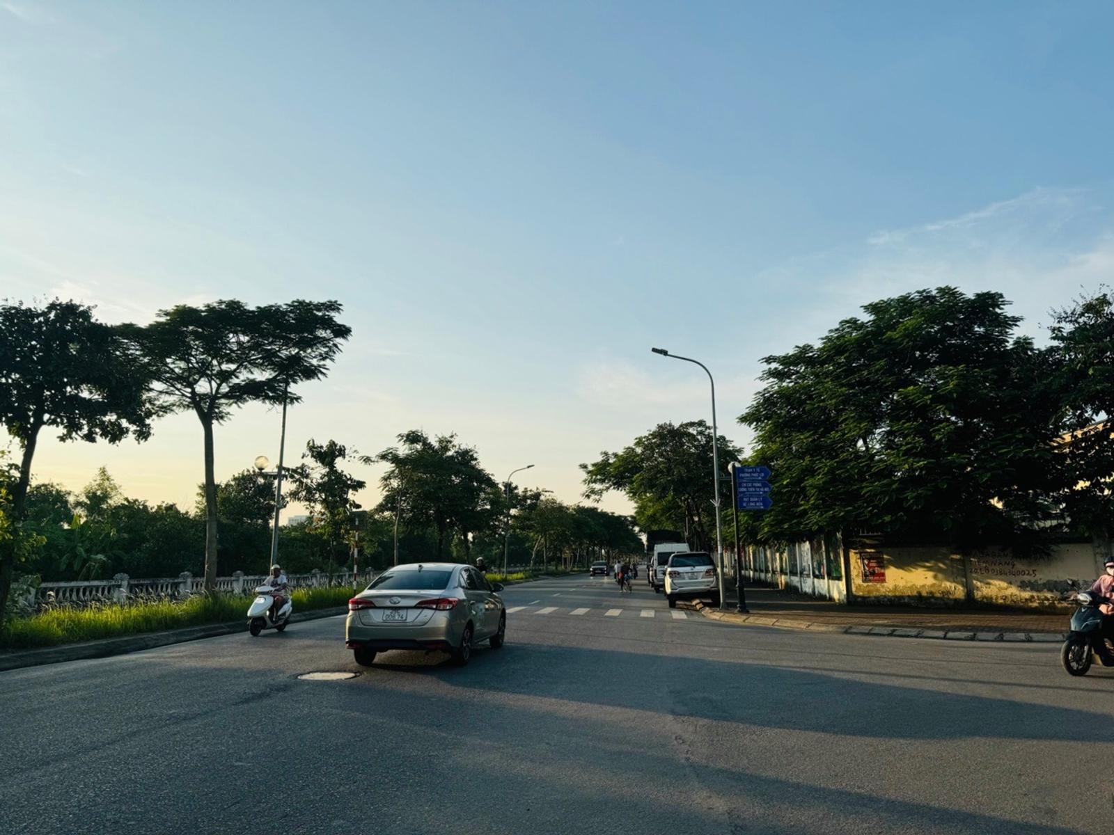 Phúc lợi 7 tỷ 52m ô tô đỗ ở đất,xây mới gara đẹp 16011013