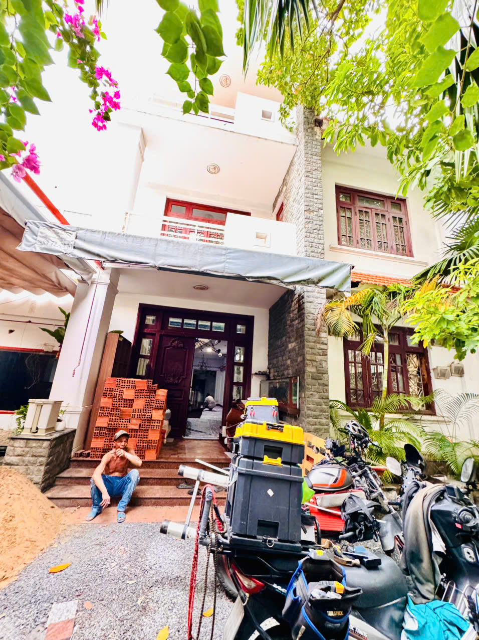QUẬN 3: BÁN BIỆT THỰ 3 TẦNG LÊ VĂN SỸ,P.NHIÊU LỘC- DT KHỦNG 317M2 NGANG LỚN 13M*24M VUÔNG VỨC- HDT 16011025