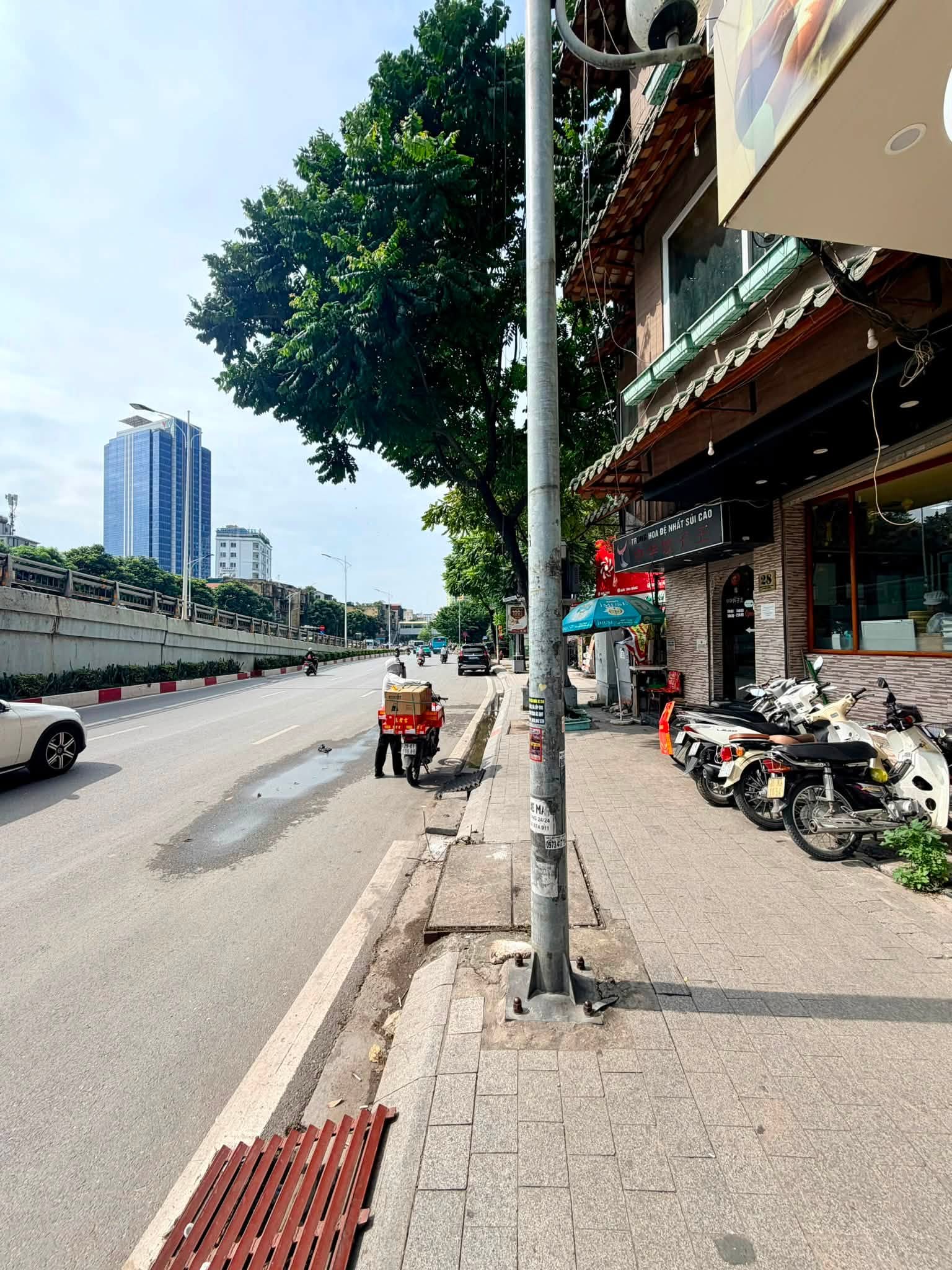  MẶT PHỐ, NGUYỄN CHÍ THANH, BA ĐÌNH- VỈA HÈ-KD-TM:46/51M X6T, MT 4,6M, GIÁ 37,9 TỶ

 16011059
