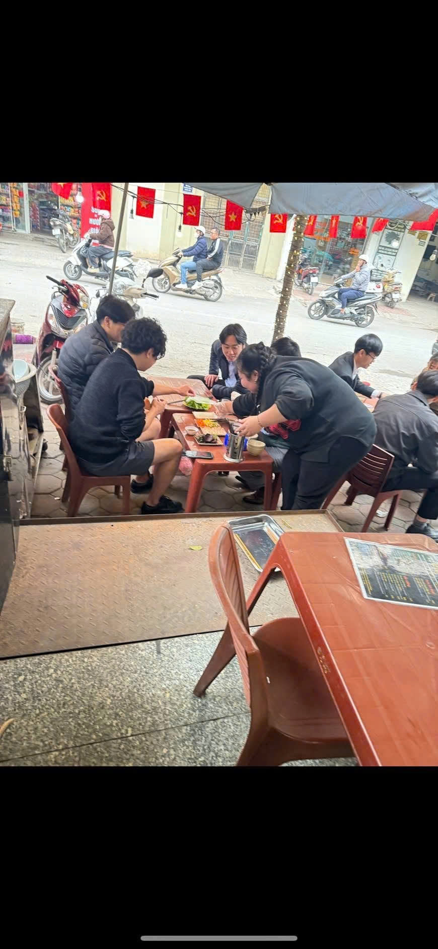 Sang nhượng cửa hàng bún bò huế Giá nhượng : 80tr Sẵn đầy đủ tất cả mọi thứ 16011091