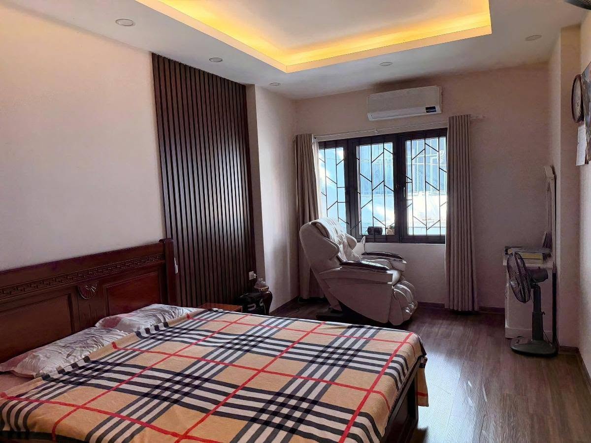 Bán nhà Tạ Quang Bửu, 85m2, 8 tầng thang máy, mặt tiền 7m, 38,5 tỷ, cho thuê 100tr/tháng 16011095