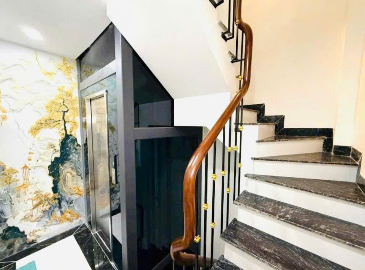 Bán nhà Nguyễn Văn Linh 35m 6 tầng kinh doanh ô tô tránh nhỉnh 11 tỷ 16011099