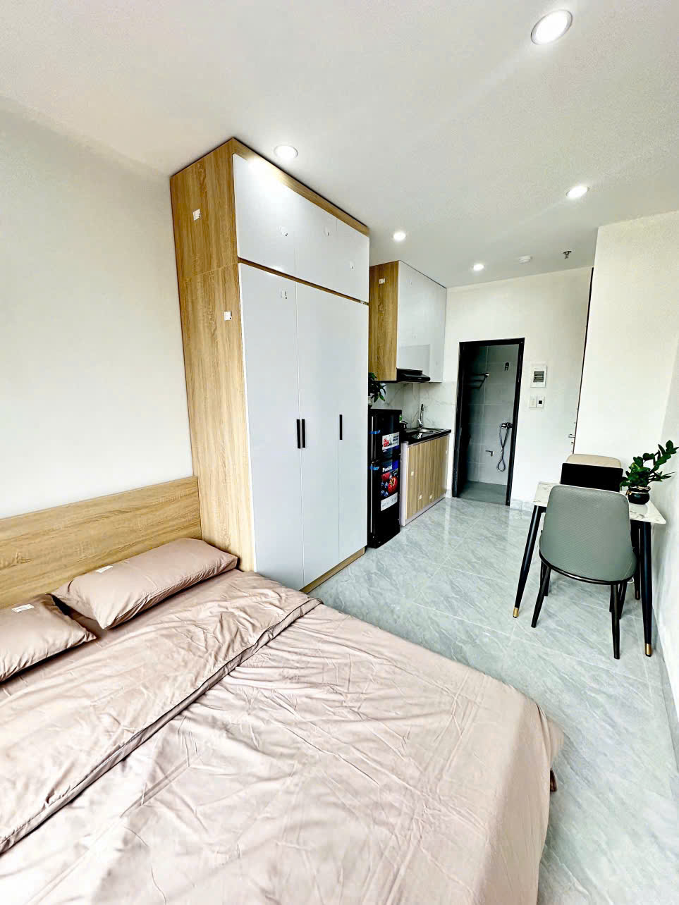 Cho Thuê Ccmm 24m đẹp thoáng ban công cửa sổ tại 211 Minh Khai, HBT 16011102