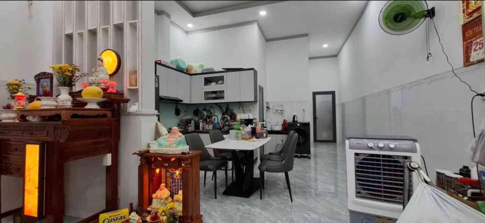 Nhà đẹp Nguyễn Đức Thiệu - 104m2 ngay trung tâm Dĩ An - full nội thất - nhỉnh 3T 16011131