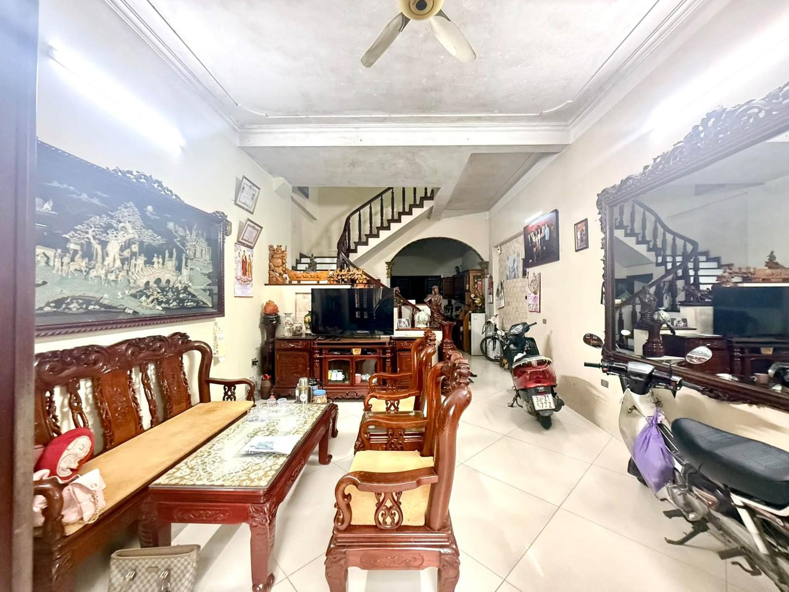 Bán nhà Trần Phú, 65m2, 4 tầng, mặt tiền 6m, 30 tỷ, ngõ ô tô vào nhà, kinh doanh 16011133