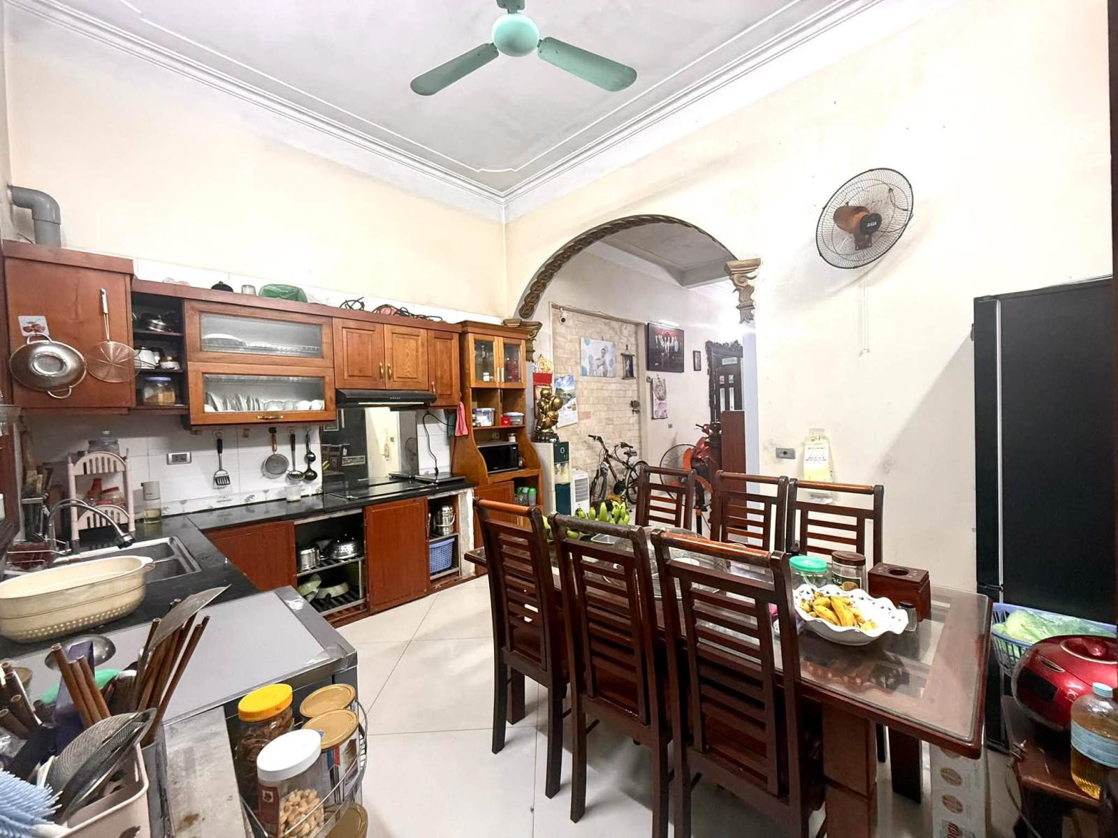 Bán nhà Trần Phú, 65m2, 4 tầng, mặt tiền 6m, 30 tỷ, ngõ ô tô vào nhà, kinh doanh 16011133
