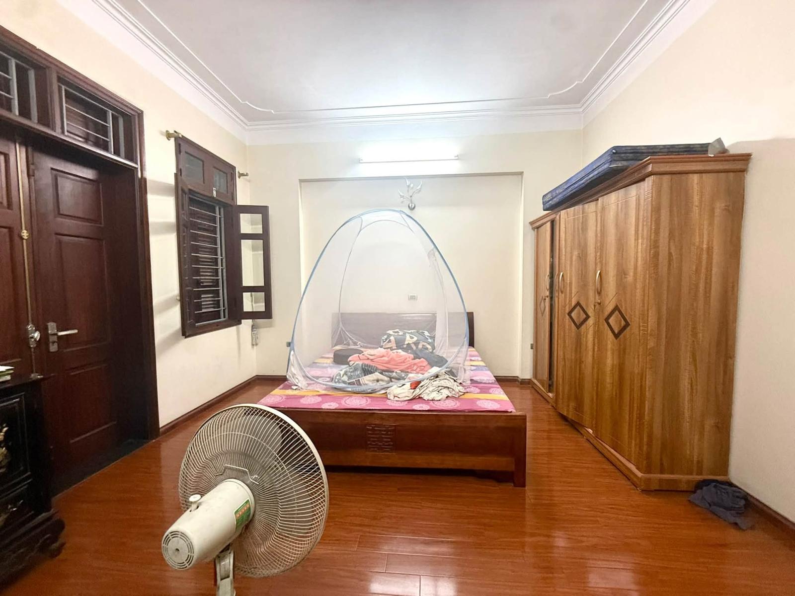Bán nhà Trần Phú, 65m2, 4 tầng, mặt tiền 6m, 30 tỷ, ngõ ô tô vào nhà, kinh doanh 16011133
