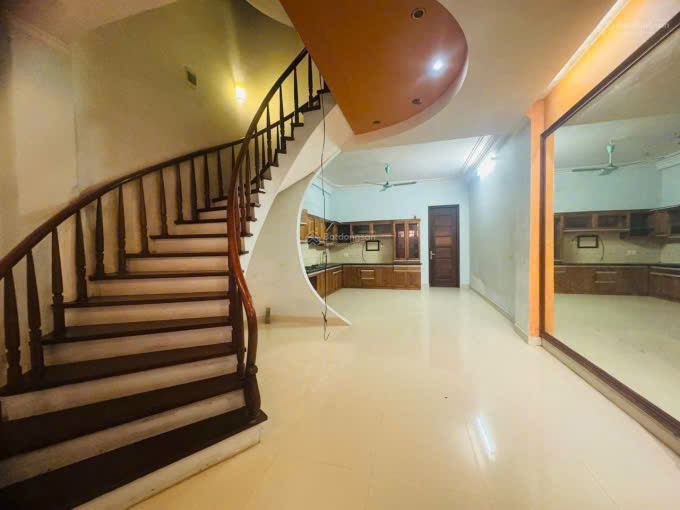 CHO THUÊ NHÀ LIỀN KỀ NGÕ 3XX HOÀNG QUỐC VIỆT – NGHĨA TÂN  50M² × 4 TẦNG  Ô TÔ VÀO NHÀ  20 16011135