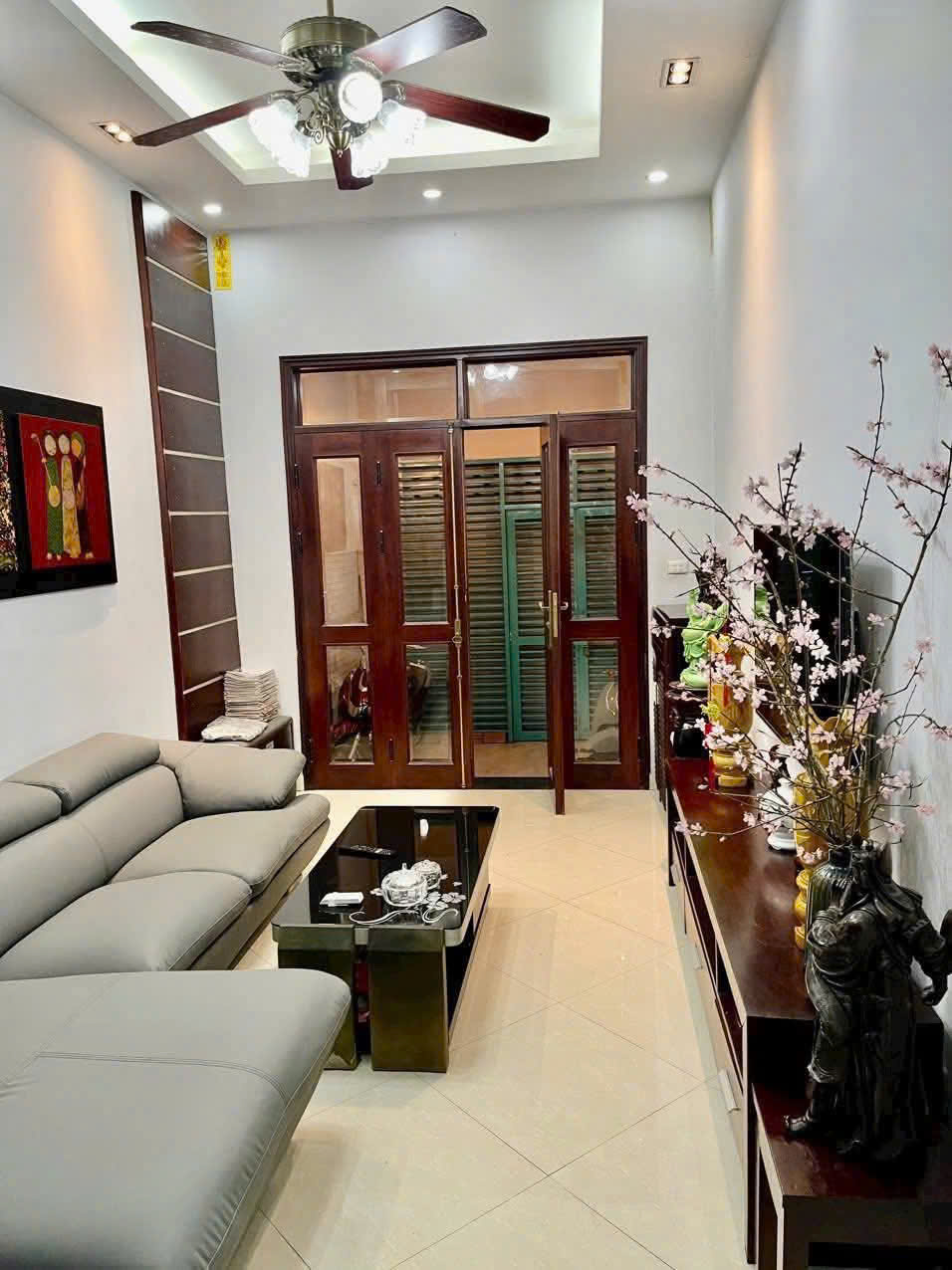 CHO THUÊ NHÀ PHÂN LÔ CAO CẤP LƯƠNG SỬ C – VĂN MIẾU, ĐỐNG ĐA  70M² × 4 TẦNG + TUM  4PN  3WC  20 16011145