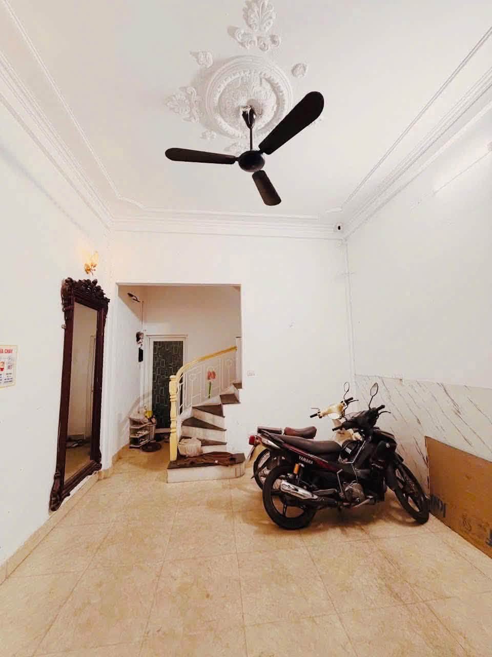 NHÀ LÔ GÓC LA THÀNH – 43M² – MT 4,1M – 4 TẦNG – 2 MẶT THOÁNG – GẦN PHỐ 16011367