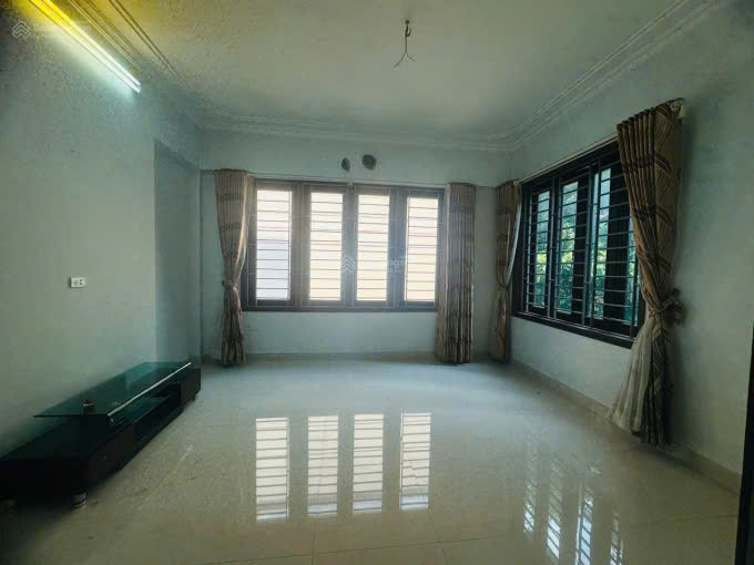 CHO THUÊ NHÀ LIỀN KỀ NGÕ 3XX HOÀNG QUỐC VIỆT – NGHĨA TÂN  50M² × 4 TẦNG  Ô TÔ VÀO NHÀ  20 16011377