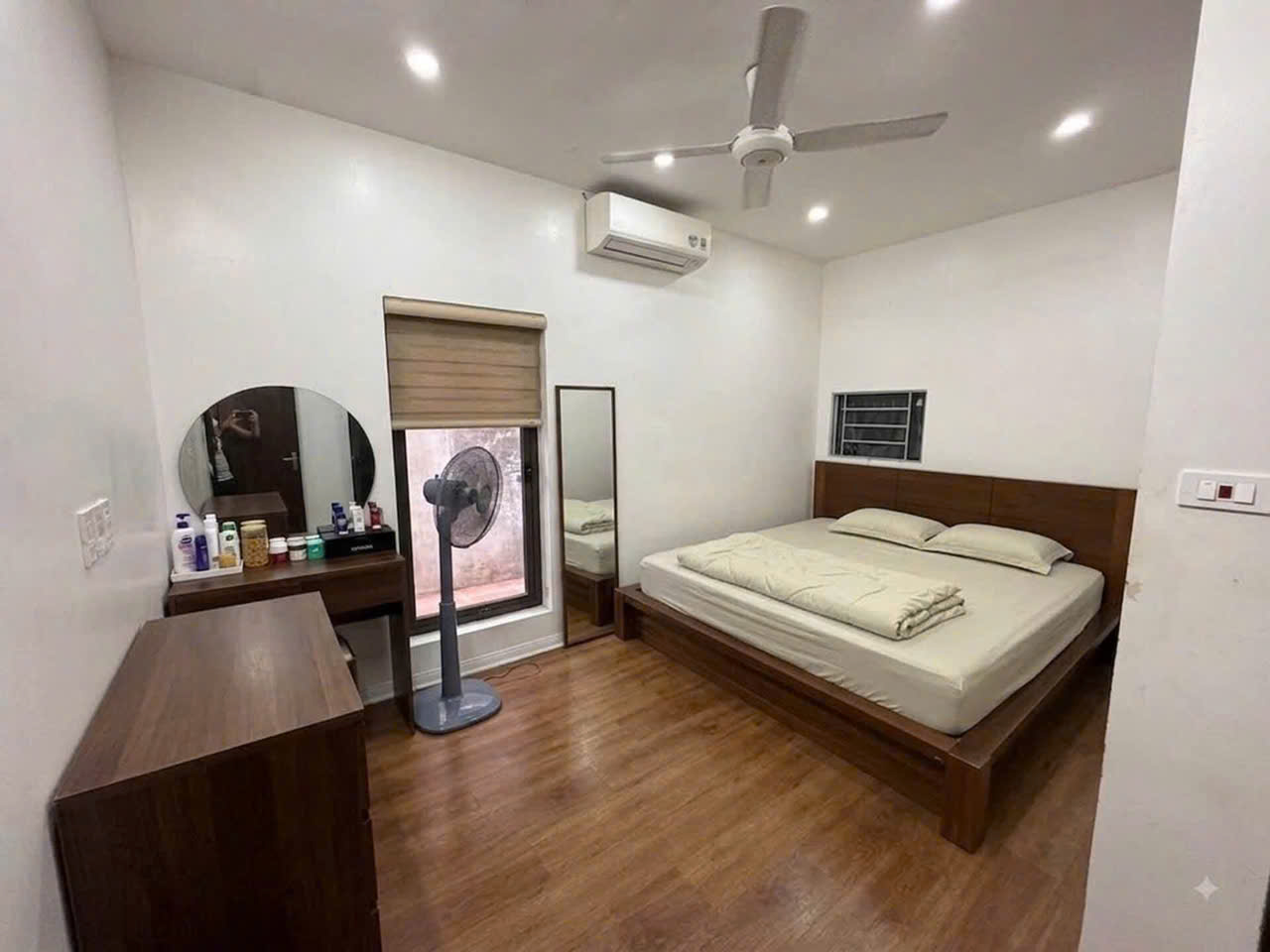Bán căn hộ Pháp cổ ở phố Huế, 130m2, 3 ngủ, sổ đỏ chính chủ 16011453