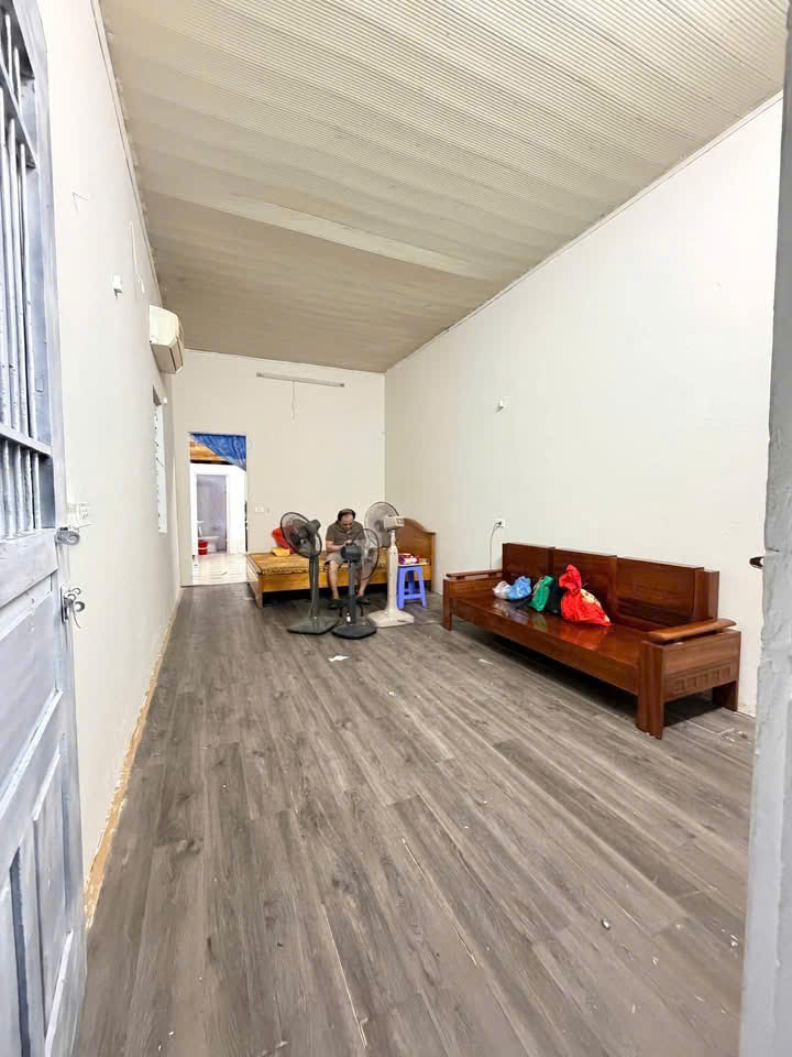 Cho thuê nhà C4 nguyên Căn Nguyễn Sơn 25m VSKK xổng riêng 3tr/ tháng 16011467