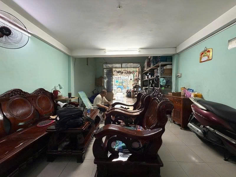 Bán nhà Mặt tiền Lạc Long Quân - gần Ngã tư Bảy Hiền, 5,4x25m, 4 Tầng, 1 đời chủ, 20,9 Tỷ. 16011485