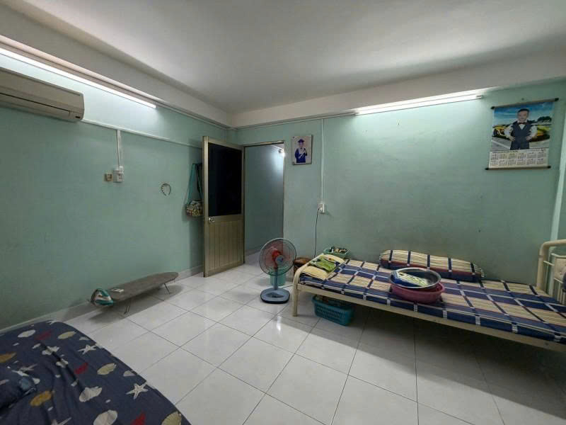 Bán nhà Mặt tiền Lạc Long Quân - gần Ngã tư Bảy Hiền, 5,4x25m, 4 Tầng, 1 đời chủ, 20,9 Tỷ. 16011485