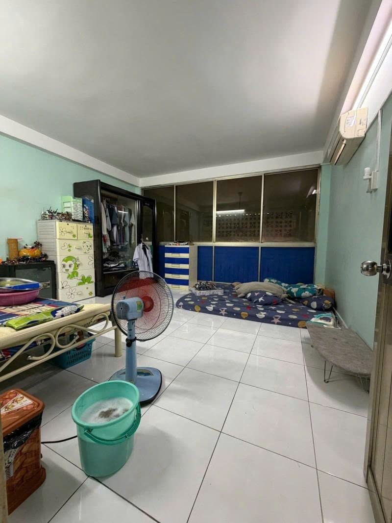 Bán nhà Mặt tiền Lạc Long Quân - gần Ngã tư Bảy Hiền, 5,4x25m, 4 Tầng, 1 đời chủ, 20,9 Tỷ. 16011485