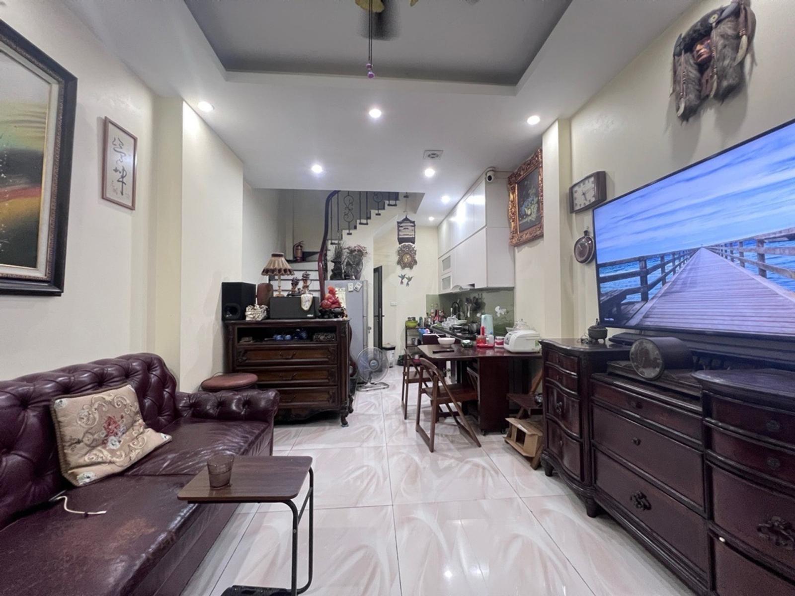 Nhà Ngọc Thụy 5 tầng 4.9 tỷ 30m gần ô tô,ngõ nông,sổ đỏ 16011494