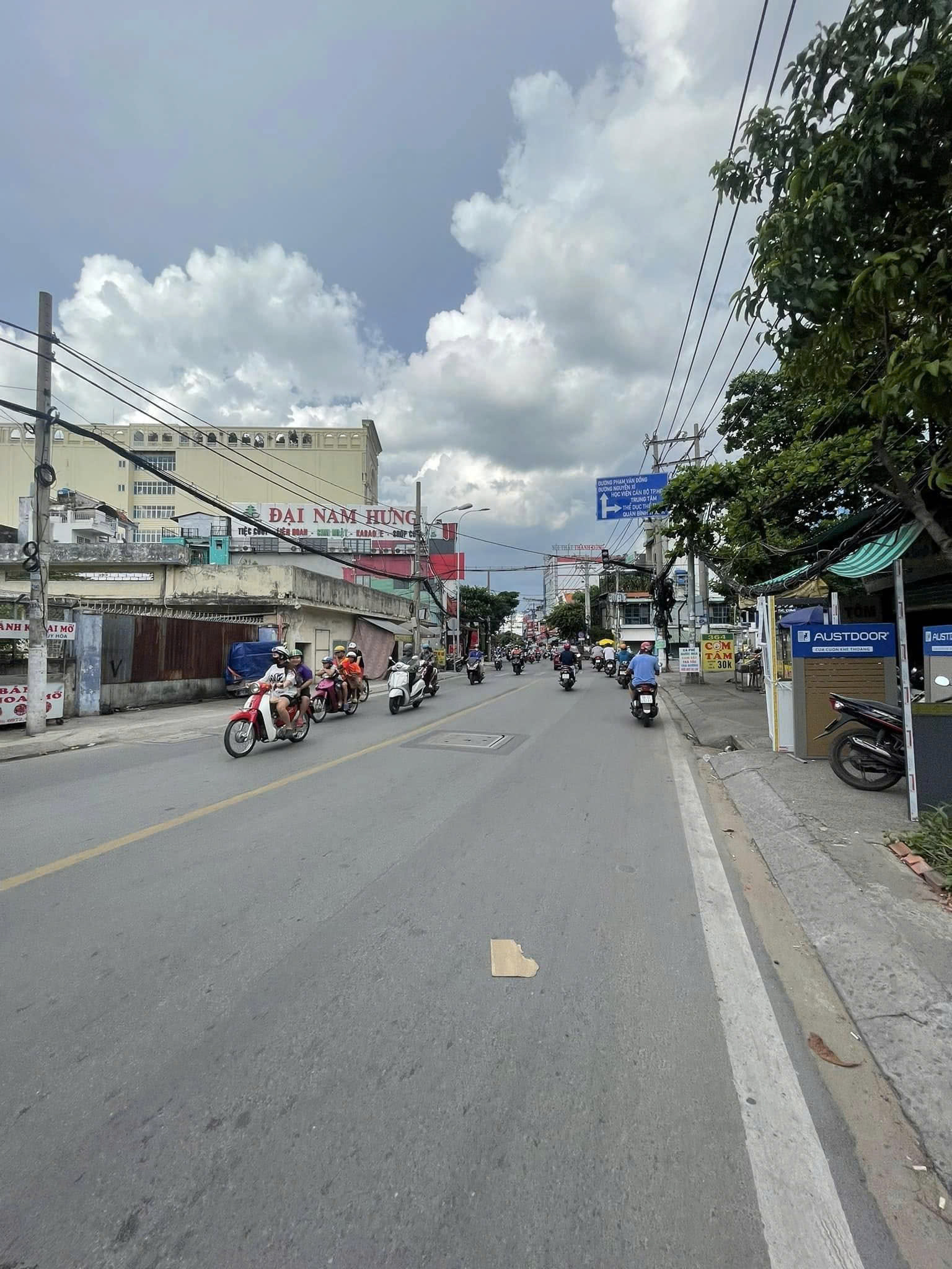 Hạ Sâu còn 13,6 Tỷ -Bán nhà HXH 6m Nơ Trang Long - ngay Nguyễn Xí, 19x7m, 2 T - 15 PN. 16011500
