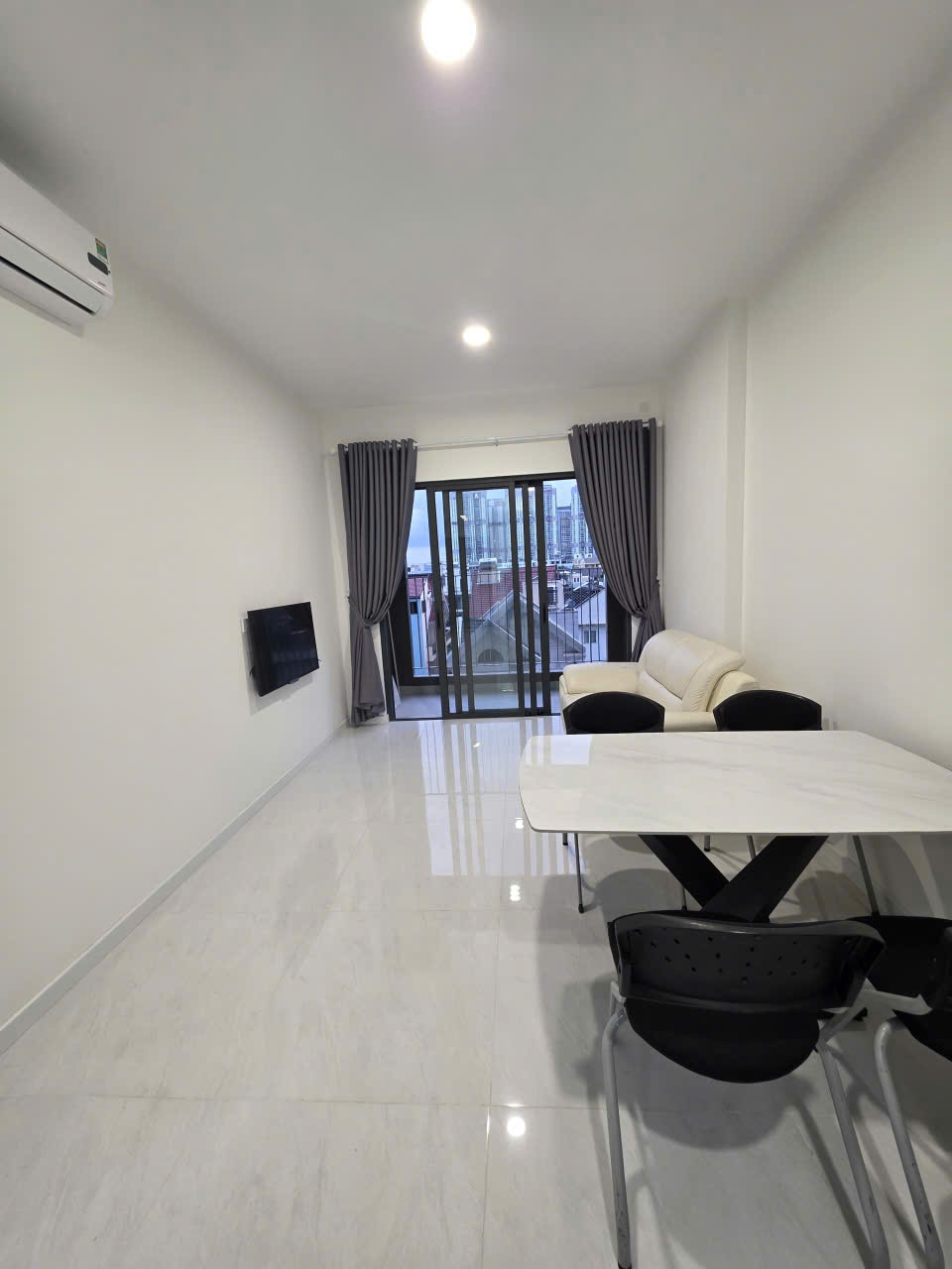 Cho thuê căn hộ 2PN-2WC full nội thất gần Đảo Kim Cương-18,5 tr/th 16011520