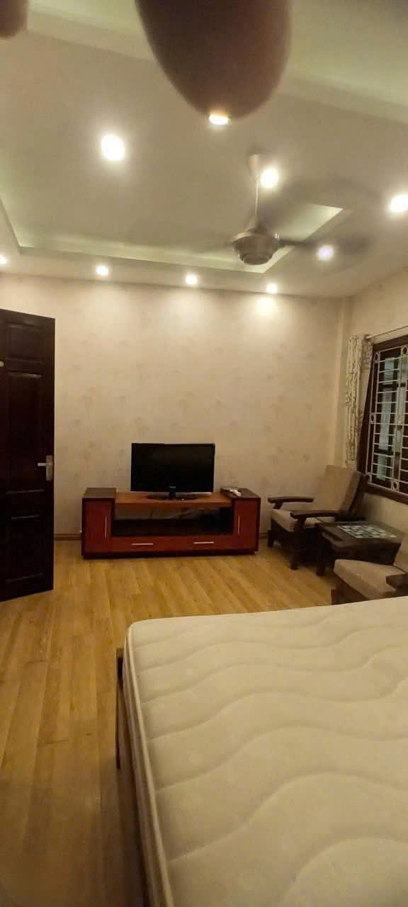 CHO THUÊ NHÀ NGÕ 7XX LA THÀNH – GIẢNG VÕ  40M² × 5 TẦNG  4PN  3WC  15 TRIỆU/THÁNG 16011628