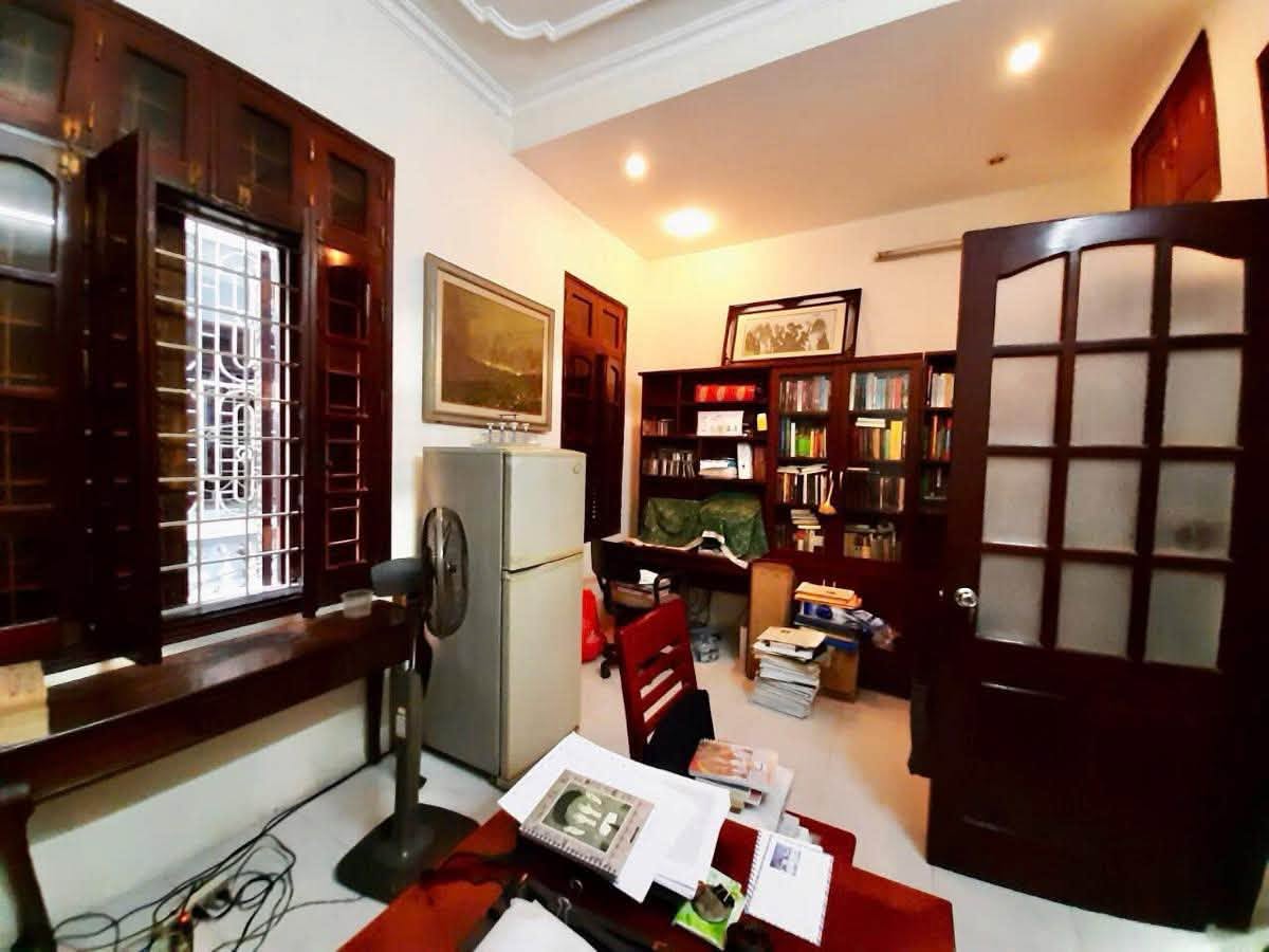 Bán nhà Hàng Chuối, 40m2, 4 tầng, mặt tiền 5.3m, 15.7 tỉ, lô góc 2 mặt thoáng, ngõ rộng 16011646