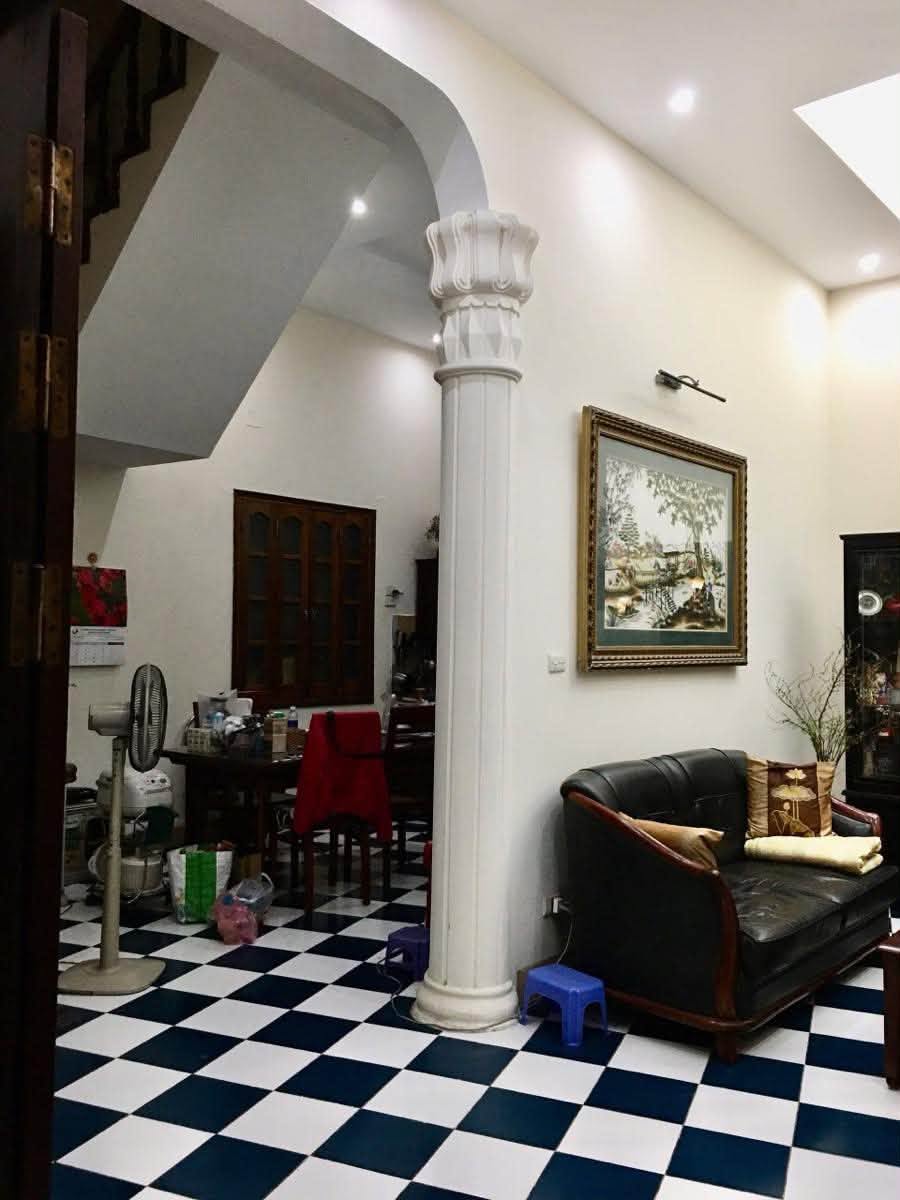 Bán nhà Hàng Chuối, 40m2, 4 tầng, mặt tiền 5.3m, 15.7 tỉ, lô góc 2 mặt thoáng, ngõ rộng 16011646