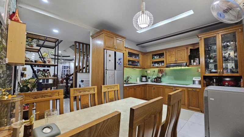 Bán nhà 96m2, Đỗ Xuân Hợp, Phước Long, TP HCM, 3 tầng, SHR. Giá 13,38 tỷ 16011657