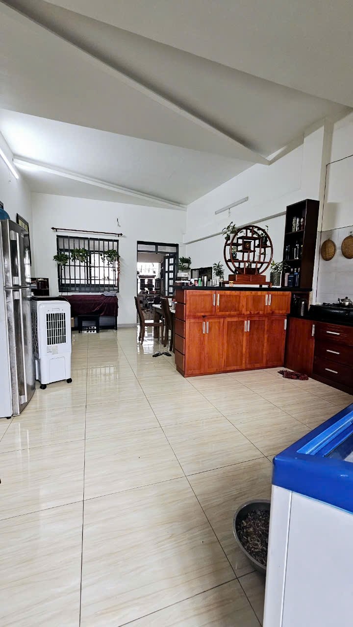 Bán nhà đường số 10, Linh Đông, Thủ Đức, TP HCM. DT 200m2, một tầng. Giá chỉ 9.78  tỷ. 16011666