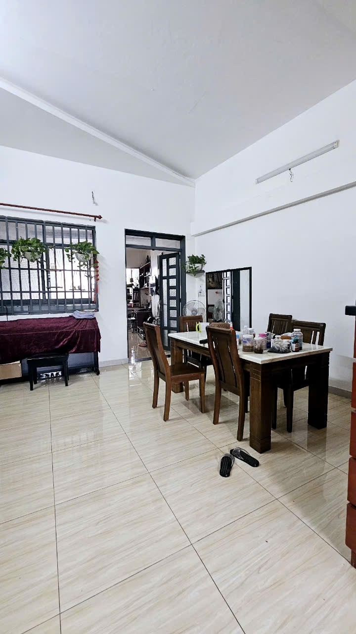 Bán nhà đường số 10, Linh Đông, Thủ Đức, TP HCM. DT 200m2, một tầng. Giá chỉ 9.78  tỷ. 16011666