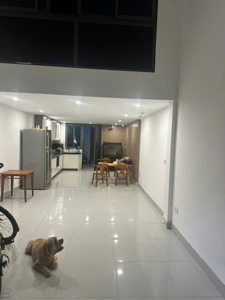 Cho thuê nhà Nguyên Căn Nguyến Sơn 63m 4 tầng 4 ngủ full Nội thất 9tr/ tháng 16011677