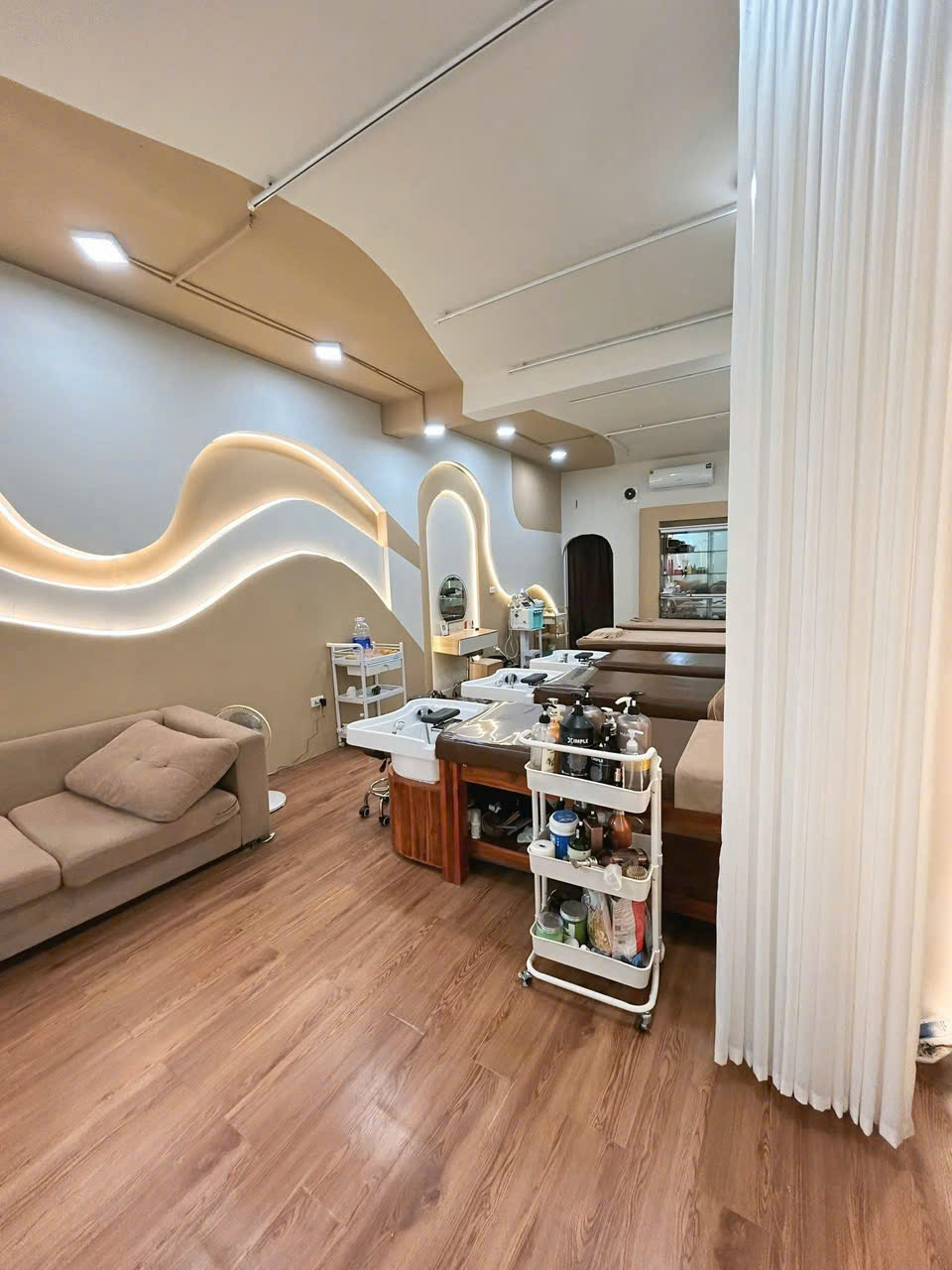 SANG NHƯỢNG SPA SẴN ĐẦY ĐỦ ĐỒ CHỈ VIỆC VÀO KINH DOANH TẠI HÀ NỘI 16011701