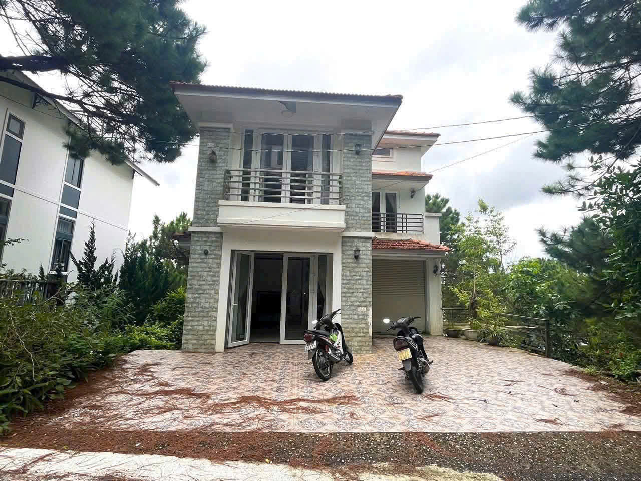 Cho thuê và sang nhượng villa Nam Hồ giá 18 triệu  phường 11 Đà Lạt Lâm Đồng 16011709
