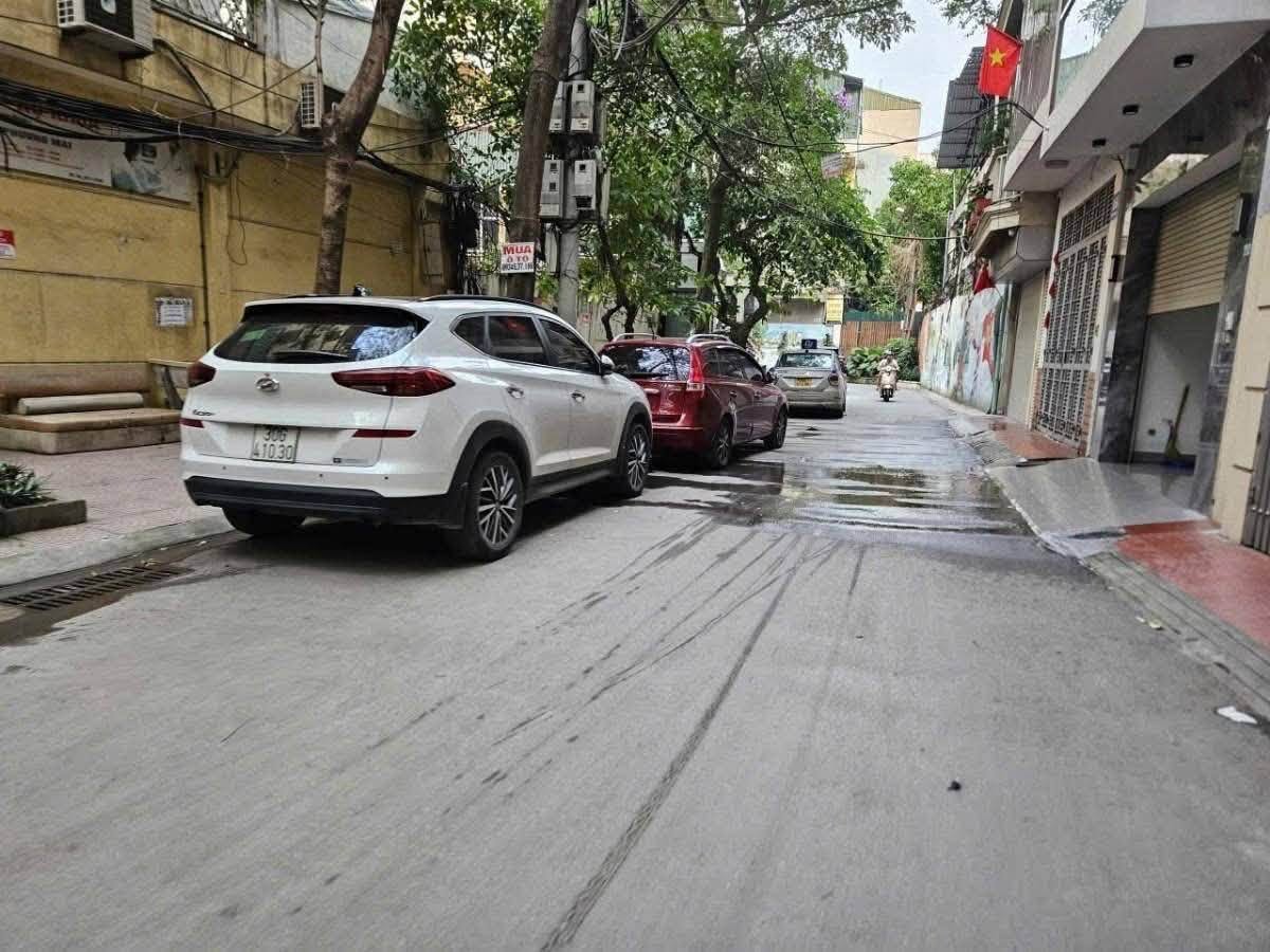 NHÀ ĐẸP LÔ GÓC HOÀNG CẦU – 49M² – MT 4,7M – 4 TẦNG – NGÕ THÔNG – GẦN Ô TÔ TRÁNH 16011780
