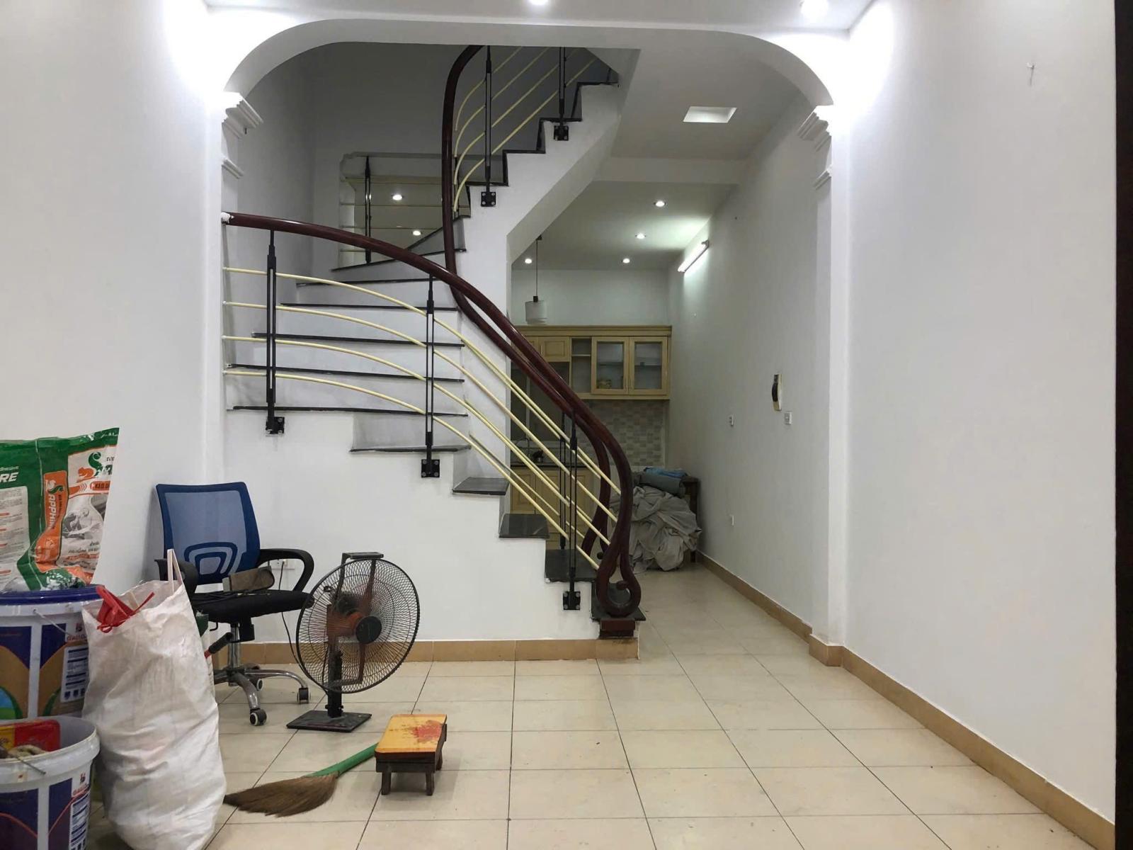 CHO THUÊ NHÀ NGUYÊN CĂN NGÕ 6XX LA THÀNH  40M² × 4 TẦNG  4PN  12 TRIỆU/THÁNG 16011783