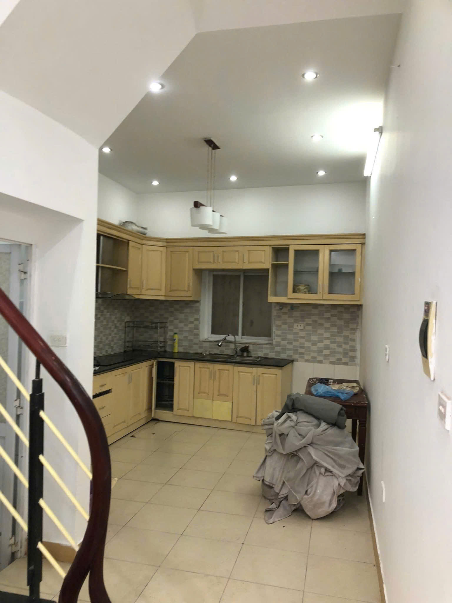 CHO THUÊ NHÀ NGUYÊN CĂN NGÕ 6XX LA THÀNH  40M² × 4 TẦNG  4PN  12 TRIỆU/THÁNG 16011783