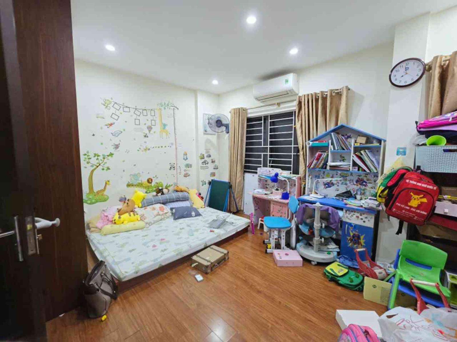 Thạch Bàn 7.5 tỷ lô góc,ô tô đỗ cửa,sổ đỏ Long Biên 16011864