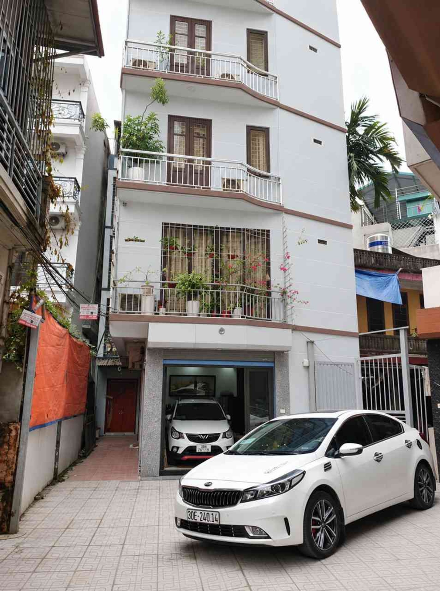 Phố Trạm 7 tỷ ô tô đỗ cửa nhà,sổ đỏ long biên 16011869