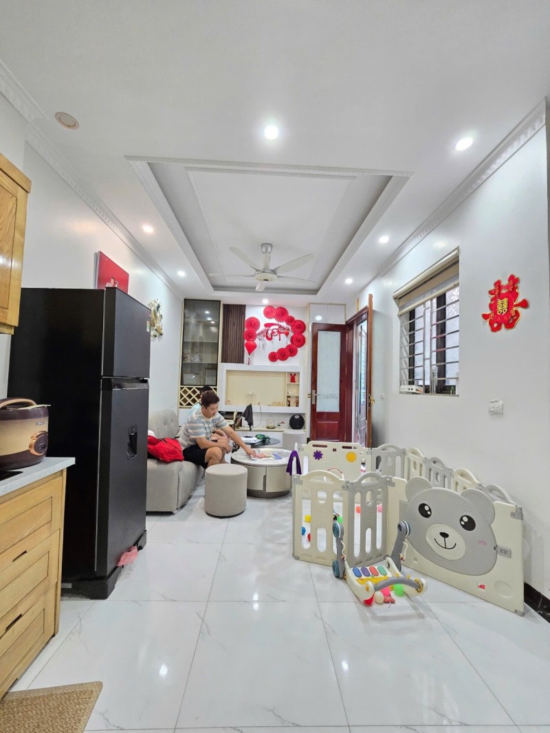 Bán nhà Thạch Bàn,Long Biên 5 tầng,30m,mt3.9m gần oto nhỉnh 6 tỷ  16011871