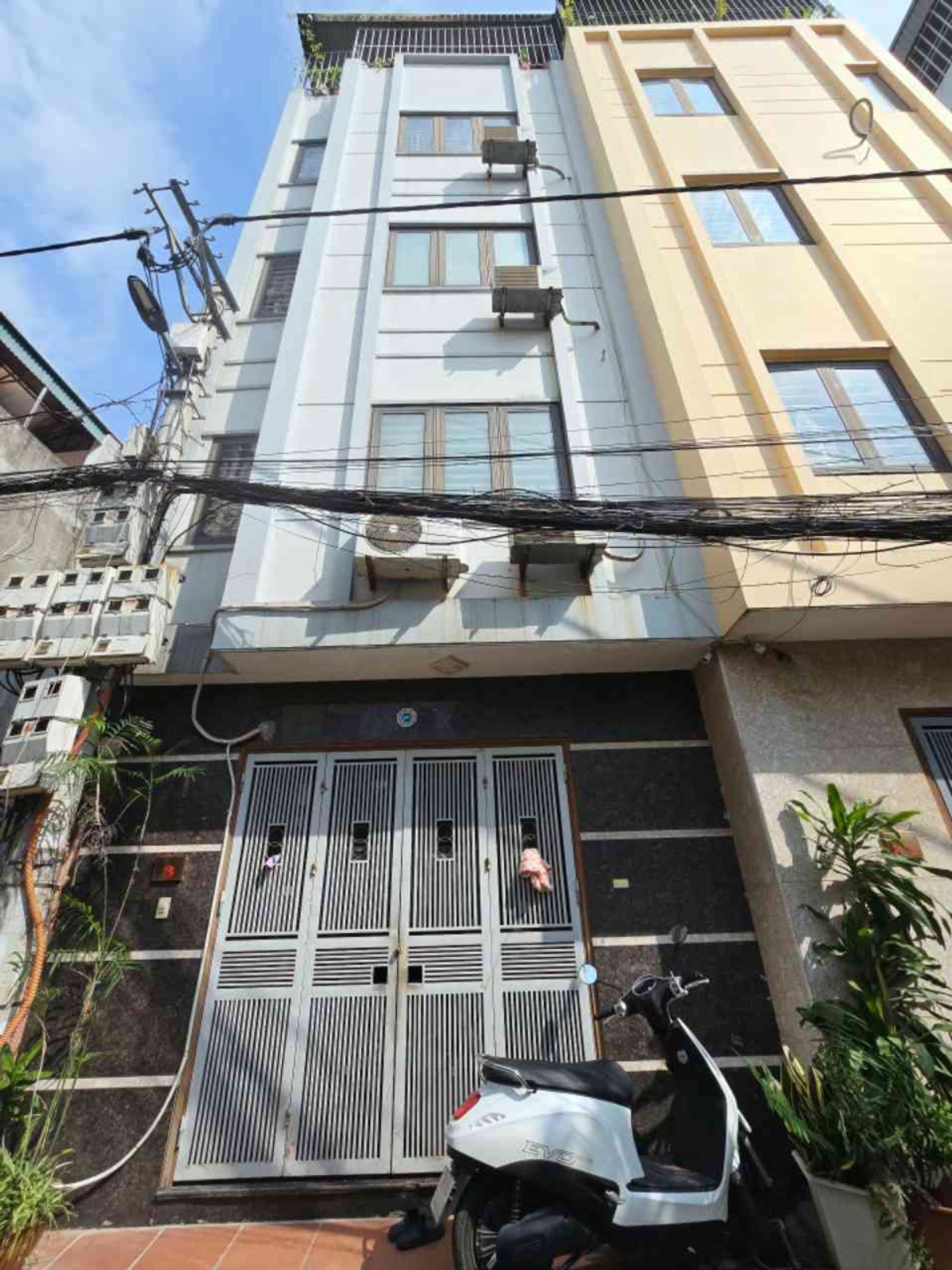 Thạch Bàn 7.5 tỷ lô góc,ô tô đỗ cửa,sổ đỏ Long Biên 16011873