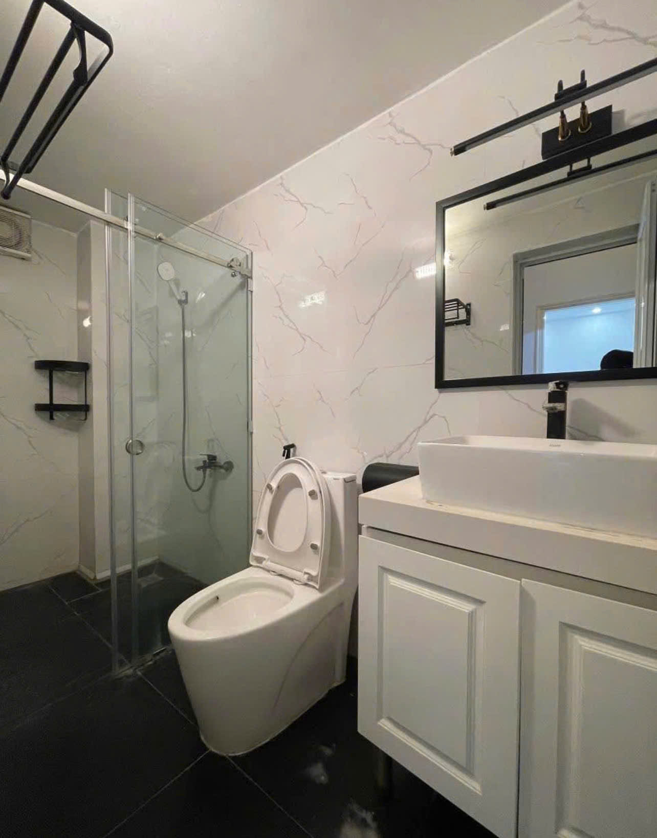 CHO THUÊ NHÀ MP ĐÊ LA THÀNH – ĐỐNG ĐA  50M² × 4 TẦNG  4PN  3WC  18 TRIỆU/THÁNG 16011969