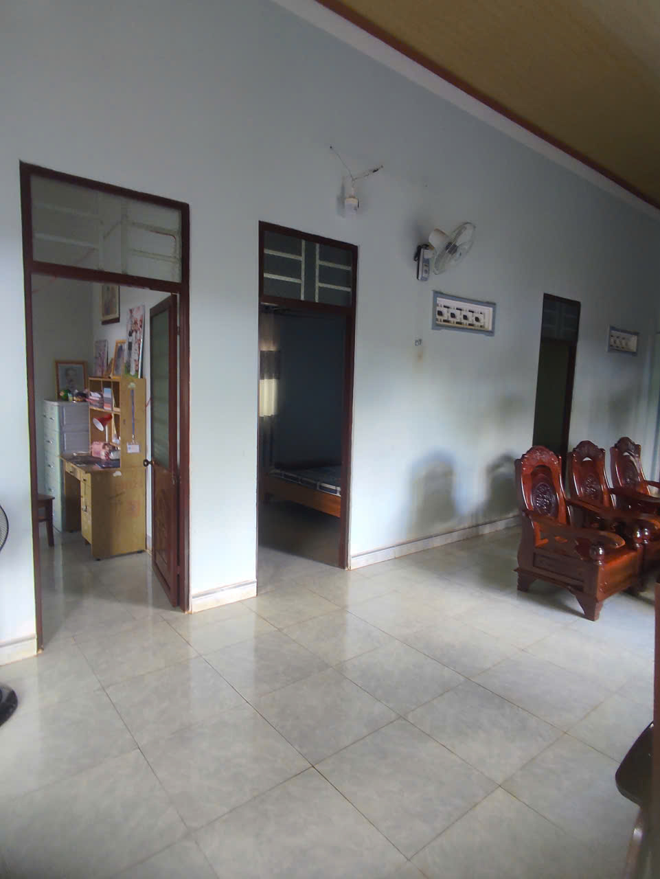 Chính chủ cần bán nhanh lô đất 2 mặt tiền, có sẵn nhà kiên cố, gần Quốc lộ 26 16011972