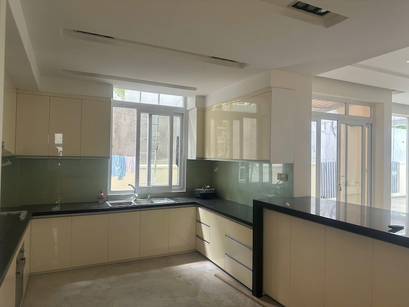Cho thuê Villa Riviera An Phú, 300m2, 3 tầng, 4PN, sân vườn rộng 16012017