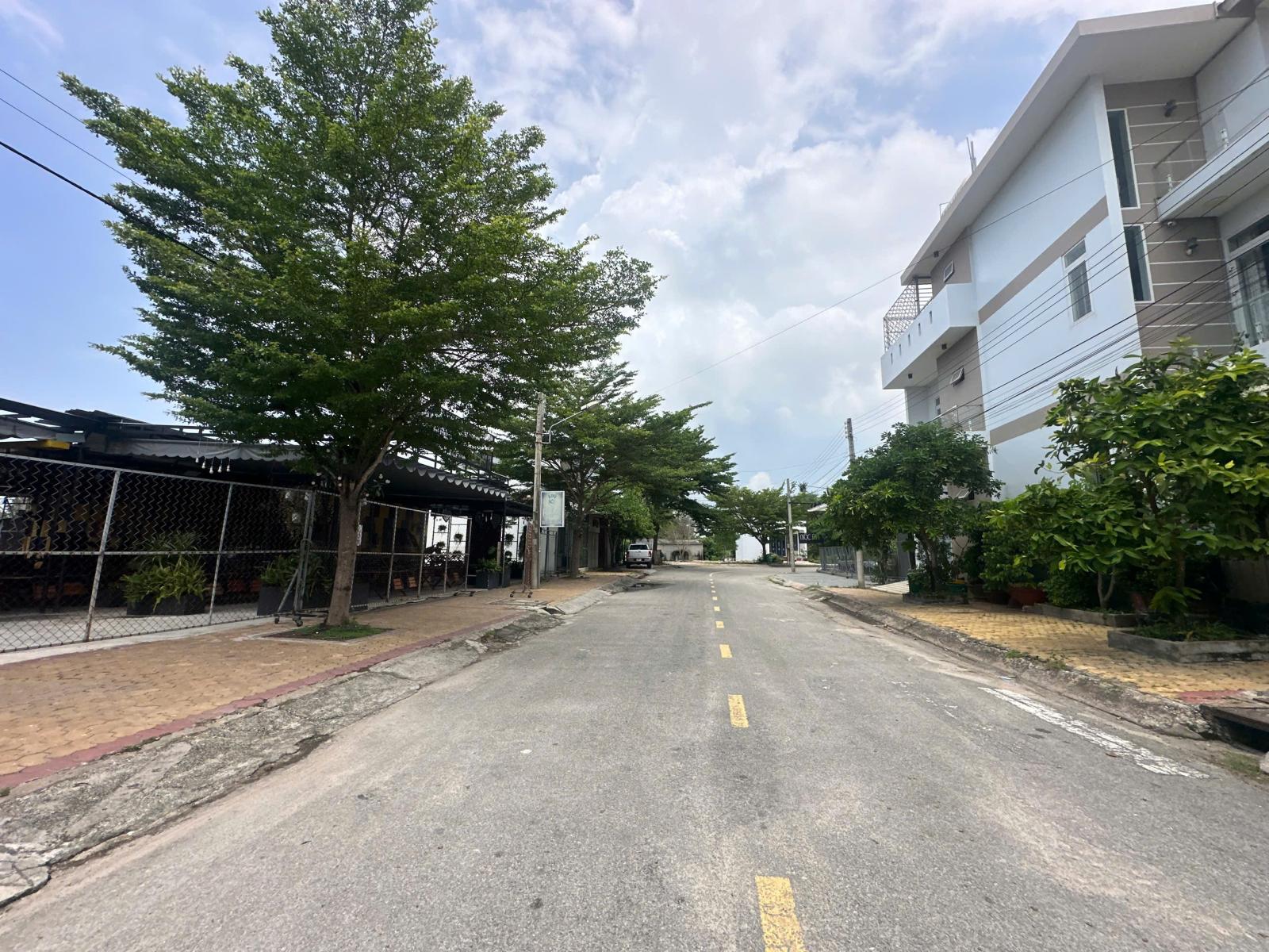Bán nhà Nguyễn Công Trứ - Tân An - LaGi ( KDC Lương Thực ) hạ còn 2.3 tỷ 16012046