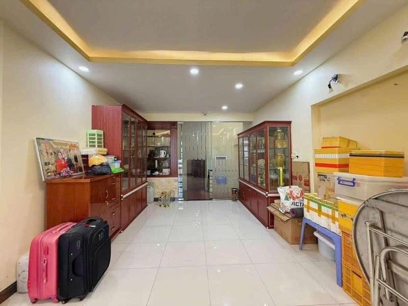 Bán nhà Hẻm 6m Nguyễn Xí - ngay VinCom Nguyễn Xí, 4,3x17m, 4 Tầng - 4PN, chỉ 12,9 Tỷ. 16012132